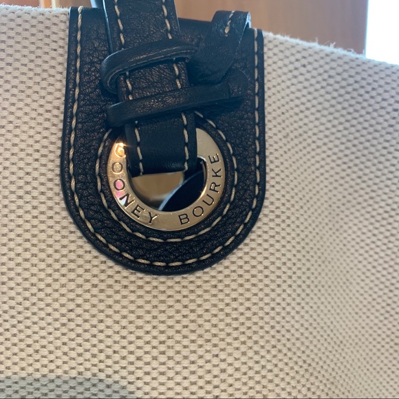 Dooney & Bourke over shoulder bag - Picture 6 of 6